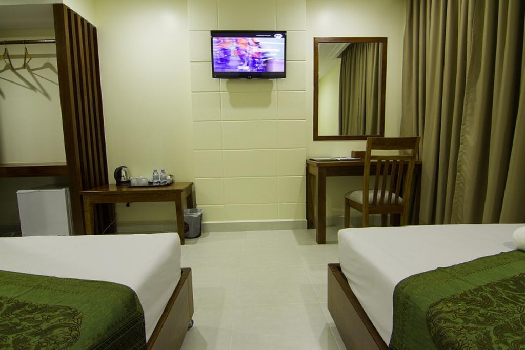 פנום פן Rose Emerald Hotel מראה חיצוני תמונה