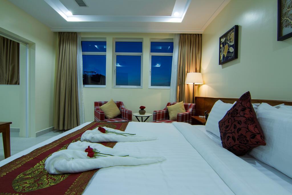 פנום פן Rose Emerald Hotel מראה חיצוני תמונה