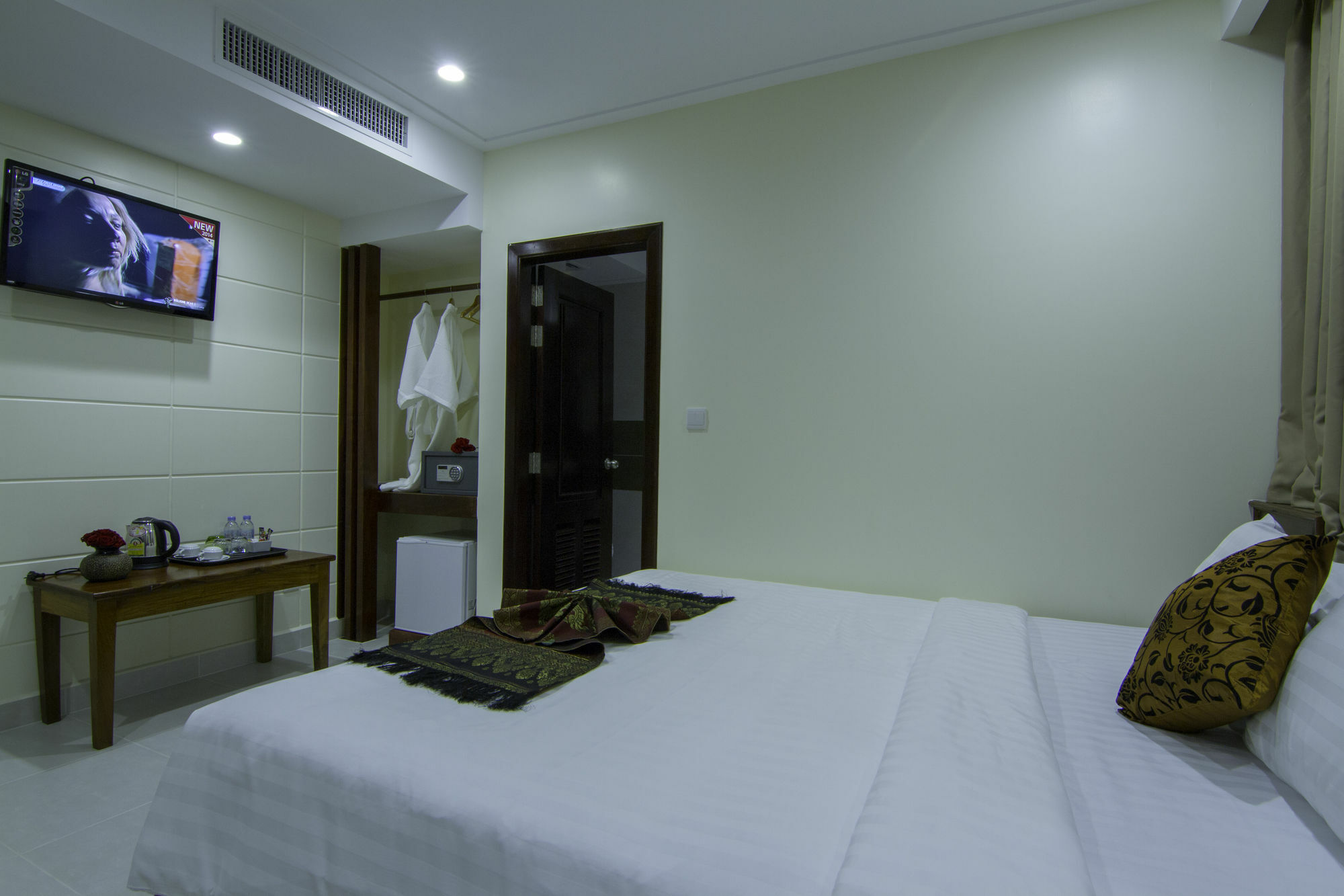 פנום פן Rose Emerald Hotel מראה חיצוני תמונה