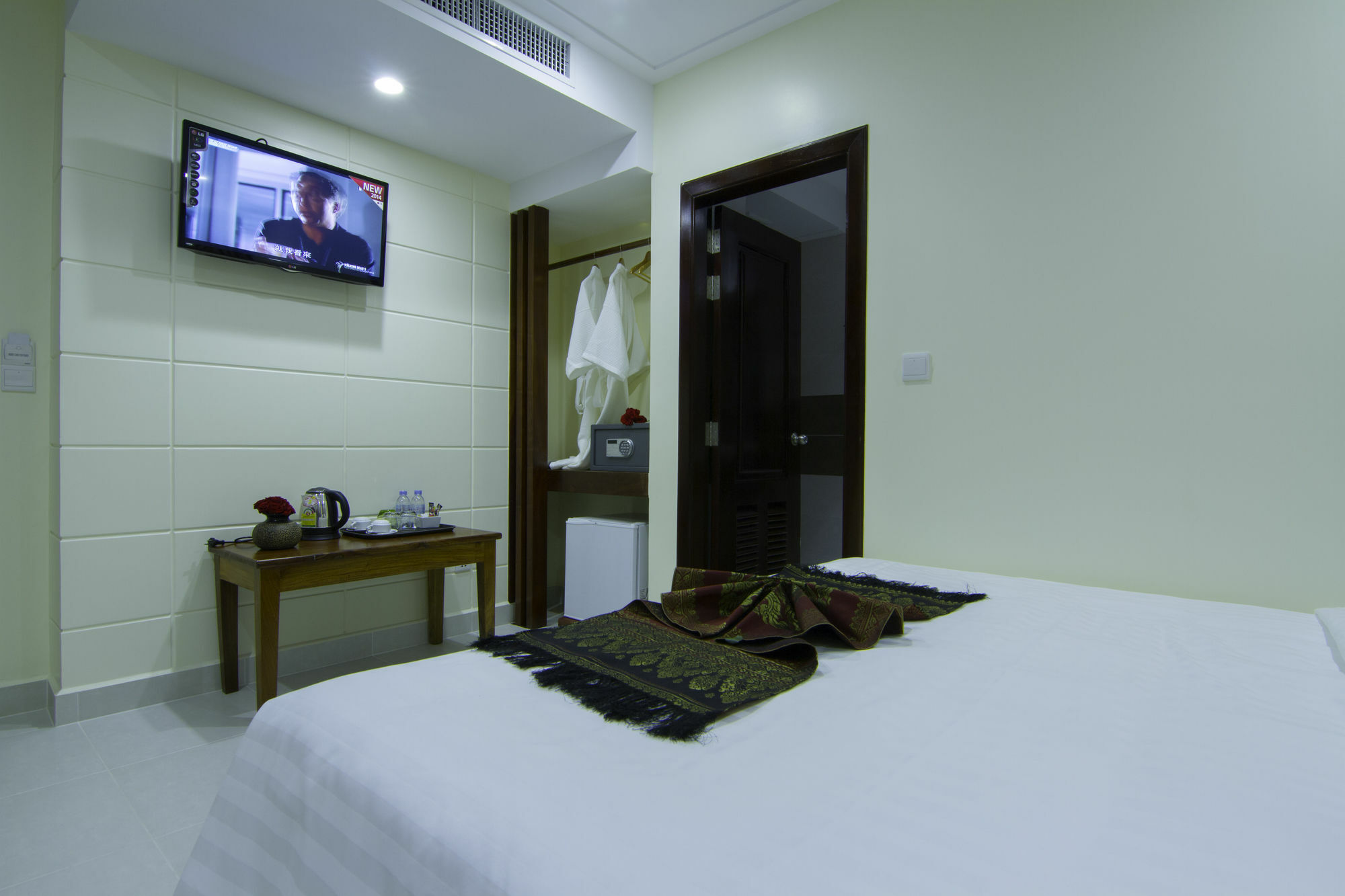 פנום פן Rose Emerald Hotel מראה חיצוני תמונה